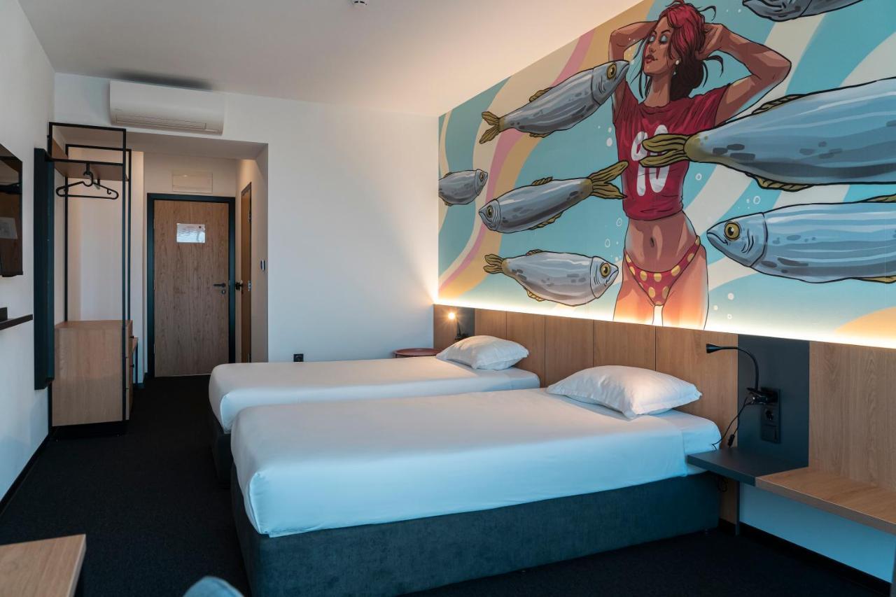 Hotel Campus 90 - Free Parking Varna Bagian luar foto