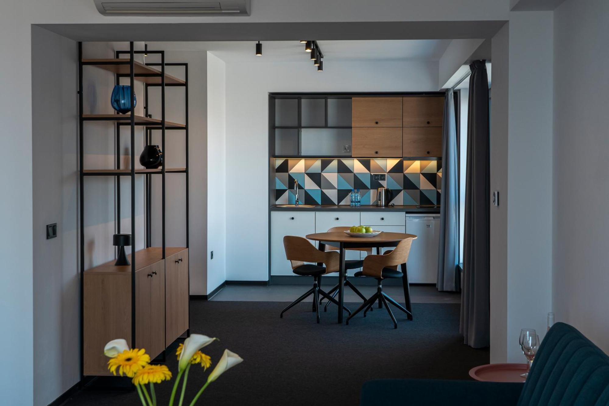 Hotel Campus 90 - Free Parking Varna Bagian luar foto